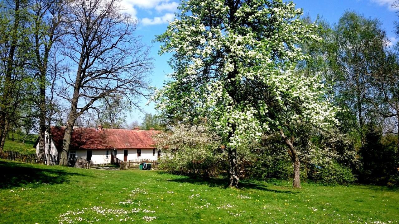 Dworek Szarki Exterior foto